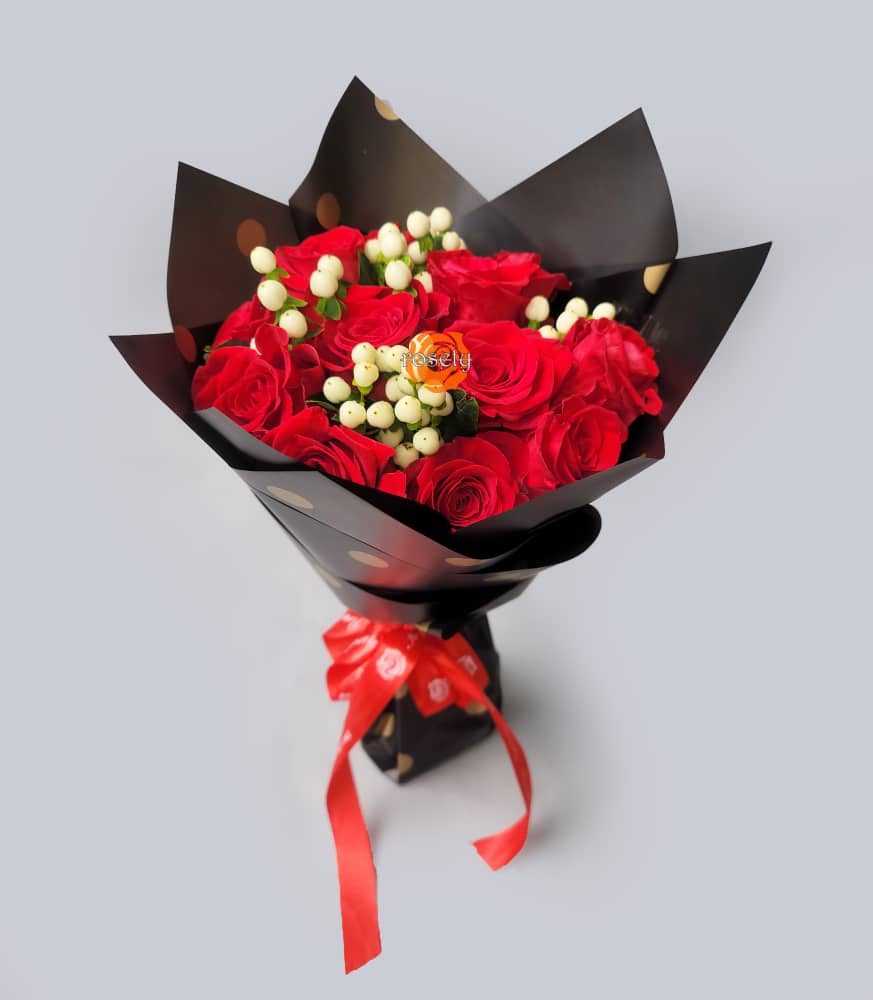 Classic Dozen Red Roses