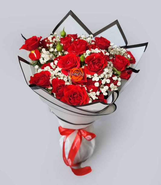 SPRAY RED ROSES